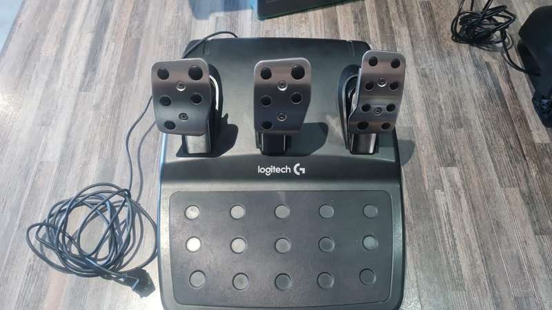 Logitech G920 Driving Force Wheel + Pedals + Shifter