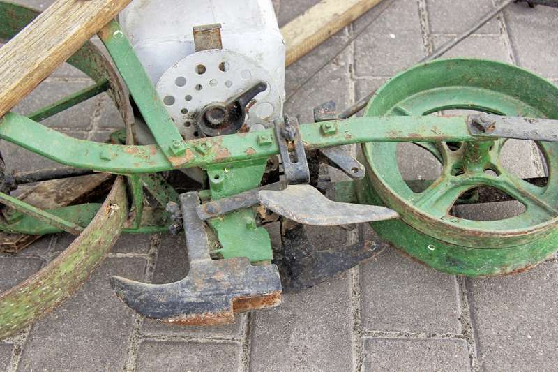PLANET JR No. 300A VINTAGE SEED PLANTER - GARDENING TOOLS, SMALL SCALE FARMING