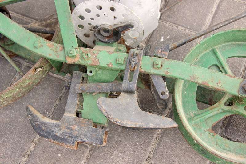 PLANET JR No. 300A VINTAGE SEED PLANTER - GARDENING TOOLS, SMALL SCALE FARMING