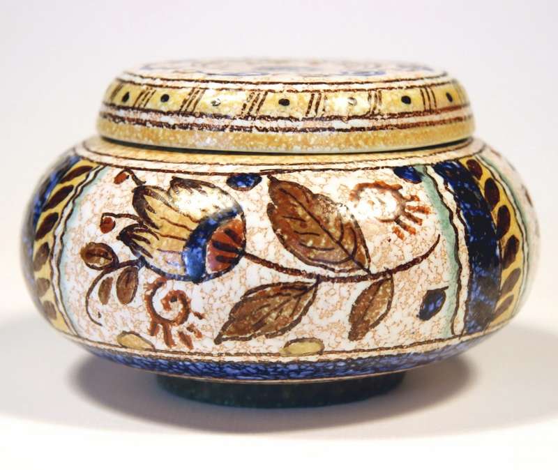 BEAUTIFULLY HAND-PAINTED GOUDA POTTERY BOWL WITH LID "JOMA"