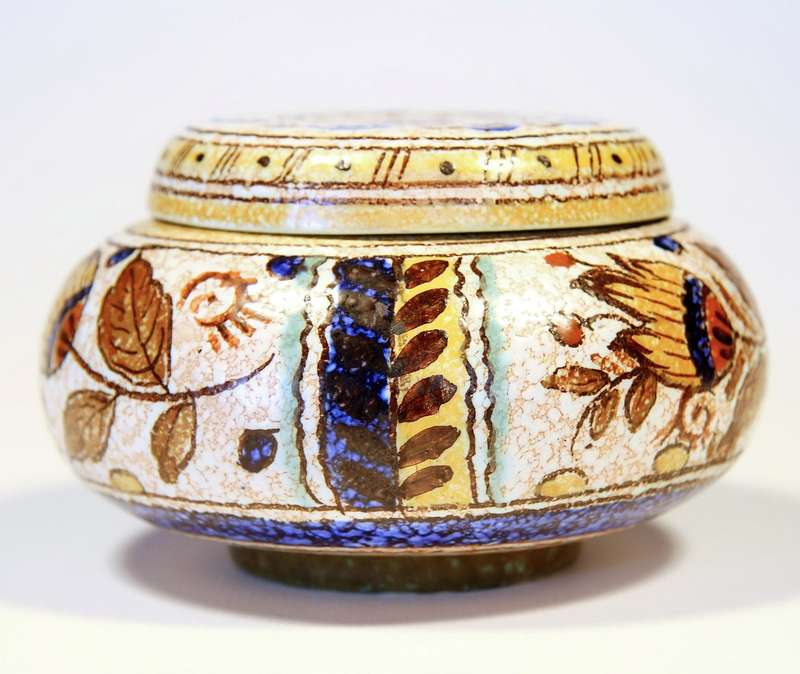 BEAUTIFULLY HAND-PAINTED GOUDA POTTERY BOWL WITH LID "JOMA"