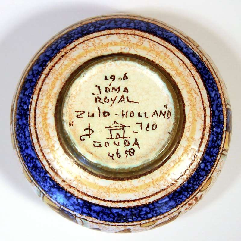 BEAUTIFULLY HAND-PAINTED GOUDA POTTERY BOWL WITH LID "JOMA"