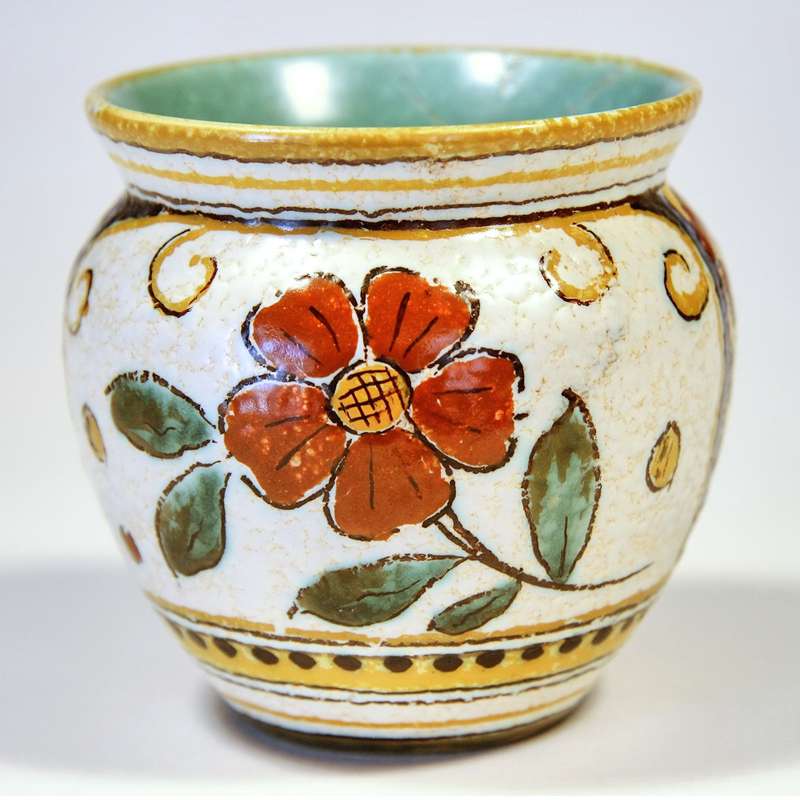 BEAUTIFULLY HAND-PAINTED SMALL GOUDA POTTERY VASE "TONY"