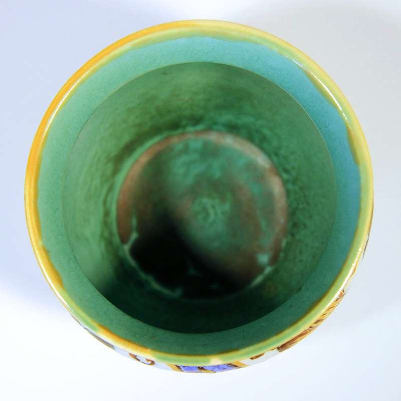 BEAUTIFULLY HAND-PAINTED MEDIUM SIZE GOUDA POTTERY VASE "Jdona"