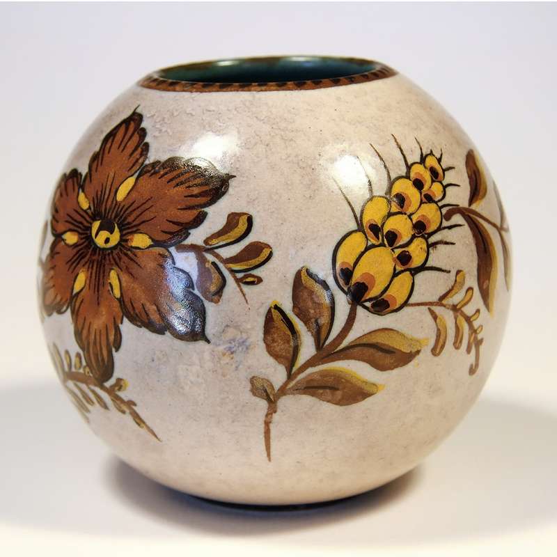 BEAUTIFUL VINTAGE HAND-PAINTED GOUDA VASE LOMBO