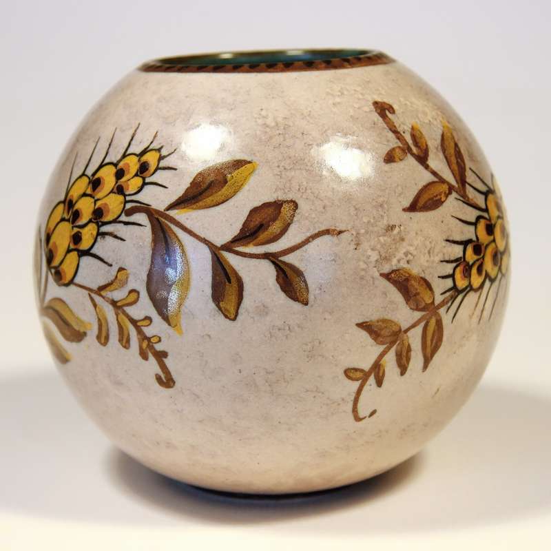 BEAUTIFUL VINTAGE HAND-PAINTED GOUDA VASE LOMBO