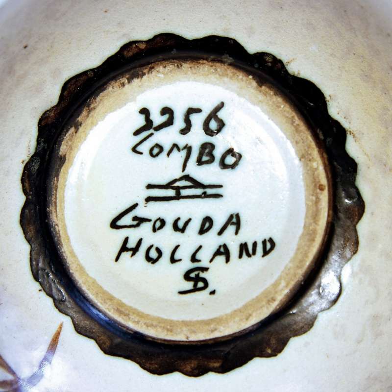 BEAUTIFUL VINTAGE HAND-PAINTED GOUDA VASE LOMBO