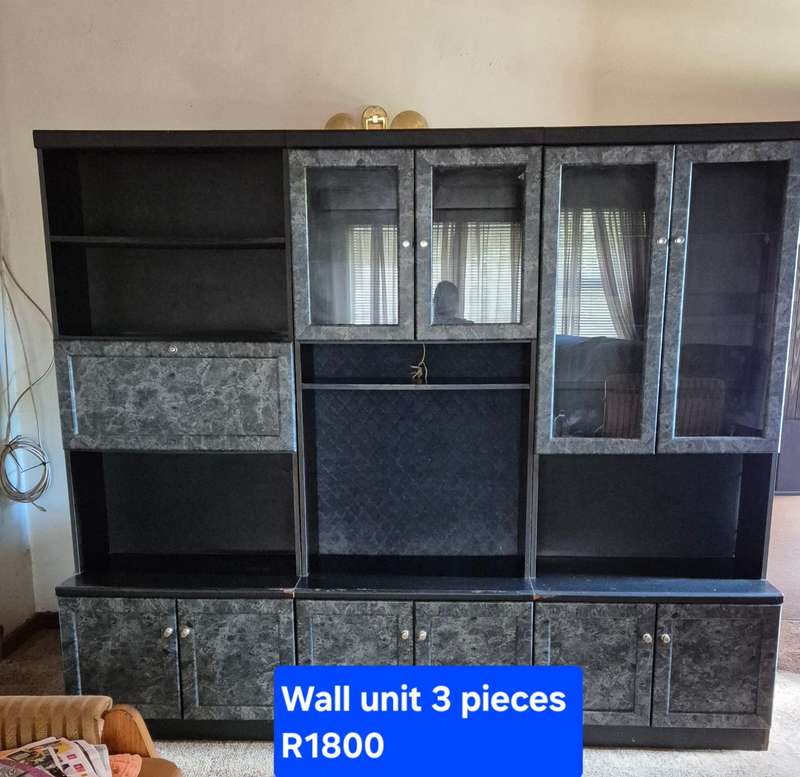 Wall unit