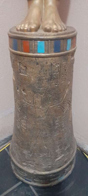 Tutankhamun LampstandPharaoh