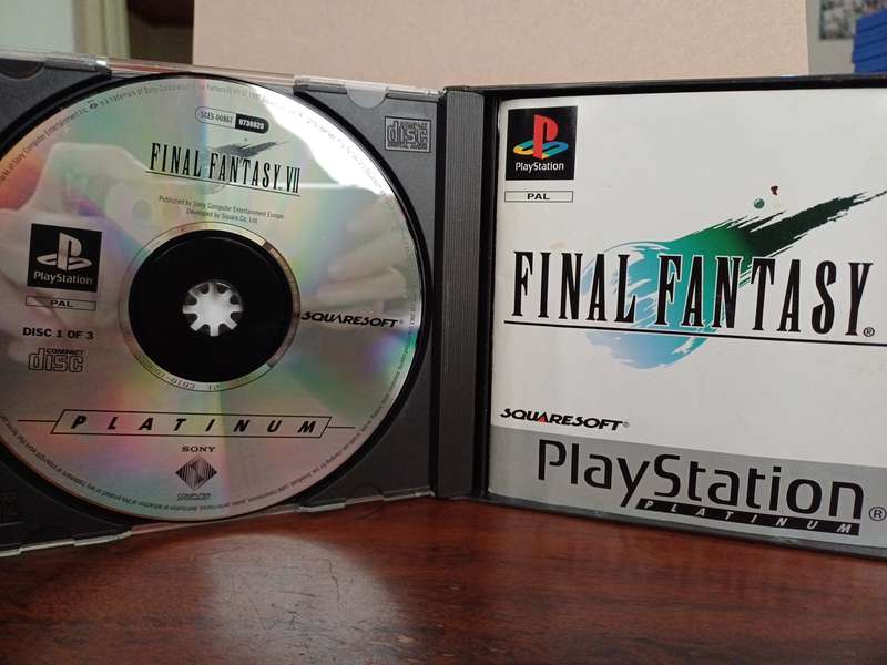 Playstation 1 Final Fantasy 7 game