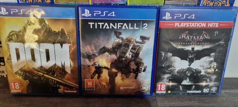 Playstation 4 Slim Console + 3 Games