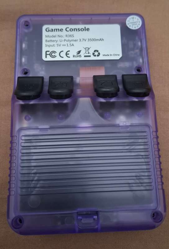 R36S Retro emulation console