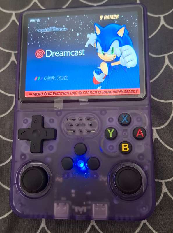 R36S Retro emulation console