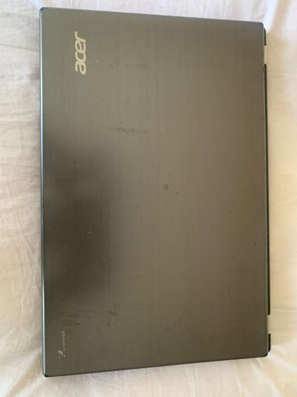 ACER Travelmate Laptop, Core i5, 500Gb HDD, 6Gb Ram
