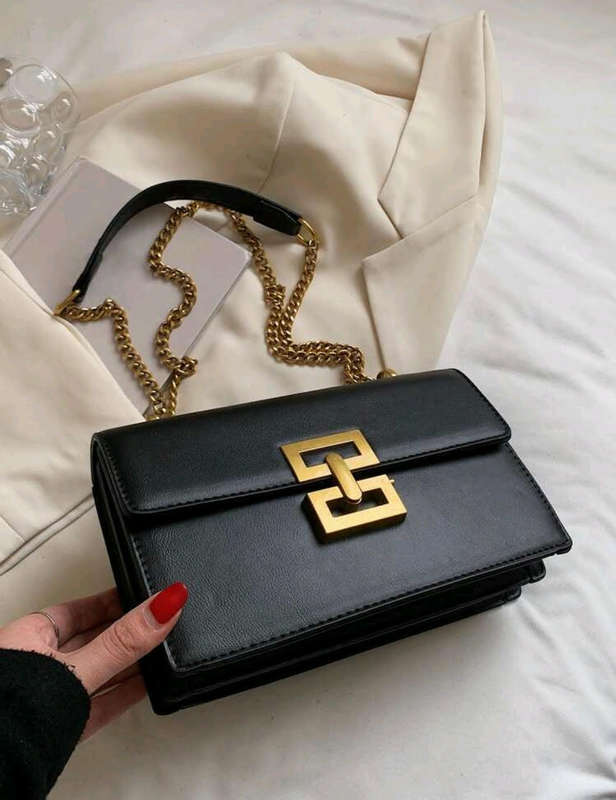 Elegant Black Shoulder Bag with Gold Chain  Chic Everyday Style