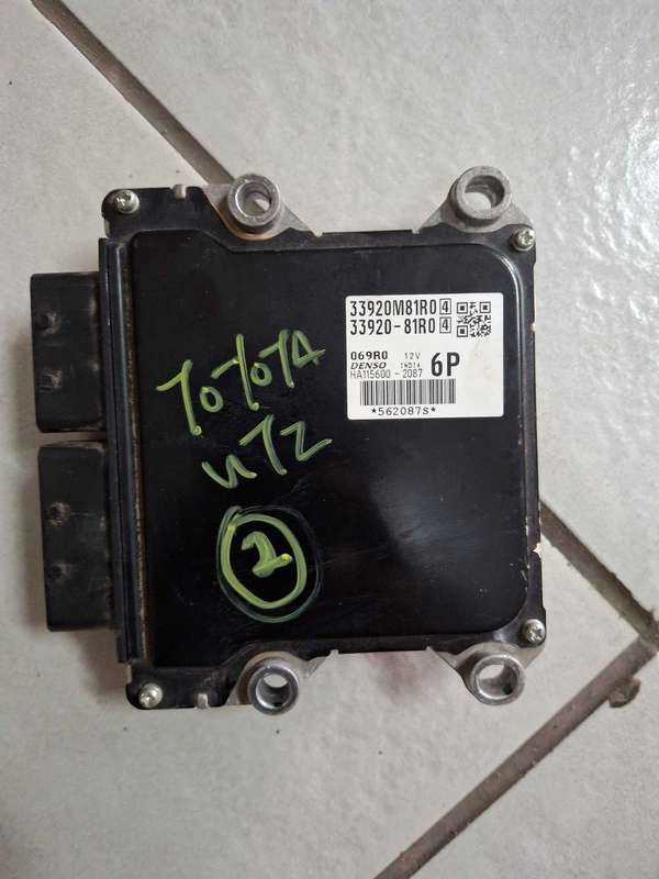 Toyota Vitz computer box ECU