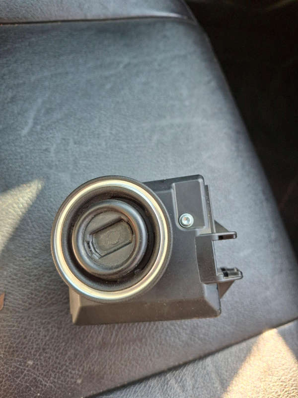 Mercedes Benz W204 ignition
