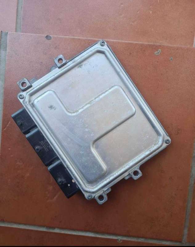 Renault Sandero computer box ECU