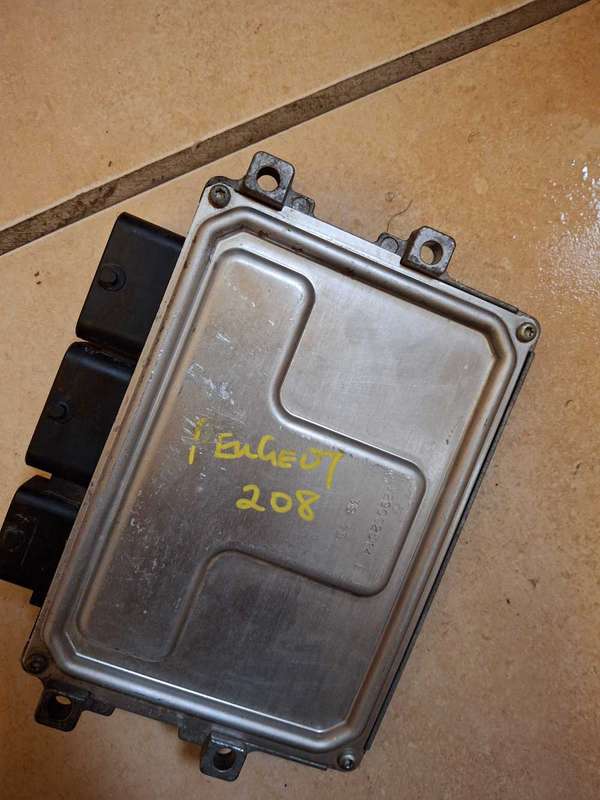 Peugeot 208 computer box ECU
