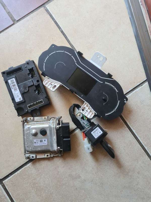 Renault Kwid lockset