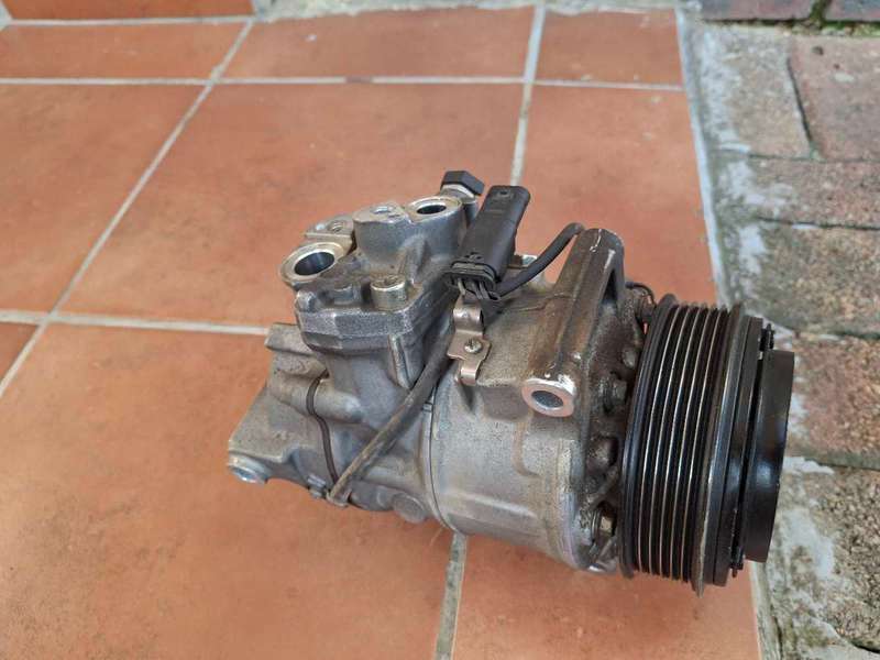 Mercedes benz W205 274 engine aircon compressor
