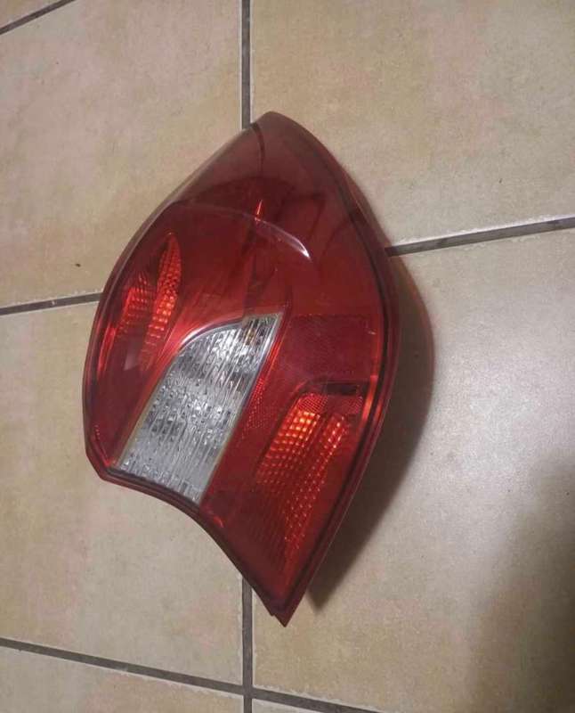 Ford figo hatchback right taillight
