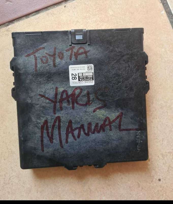 Toyota Yaris computer box ECU
