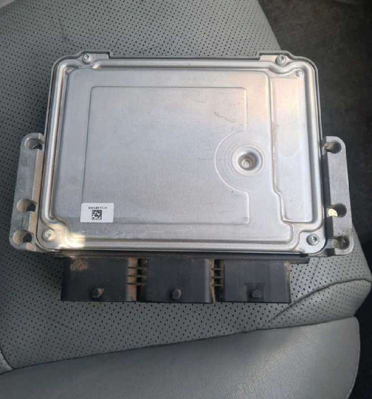 Peugeot 2008 diesel computer box ECU