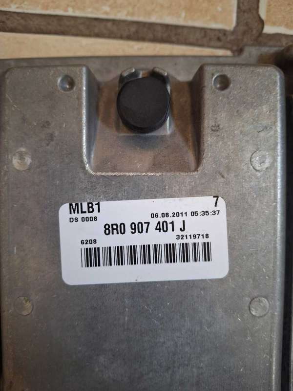 Audi Q5 3.0 TDi automatic computer box ECU
