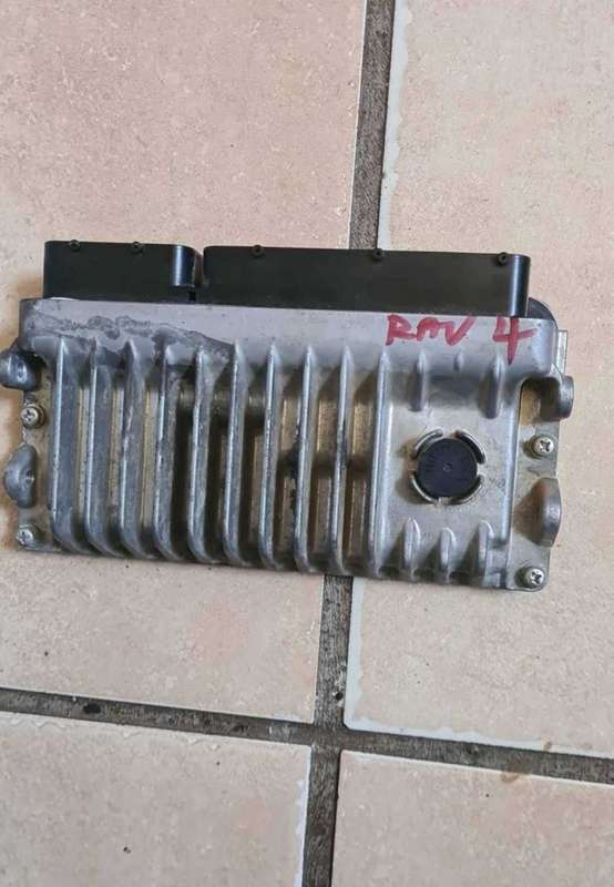 Toyota Rav 4 computer box ECU