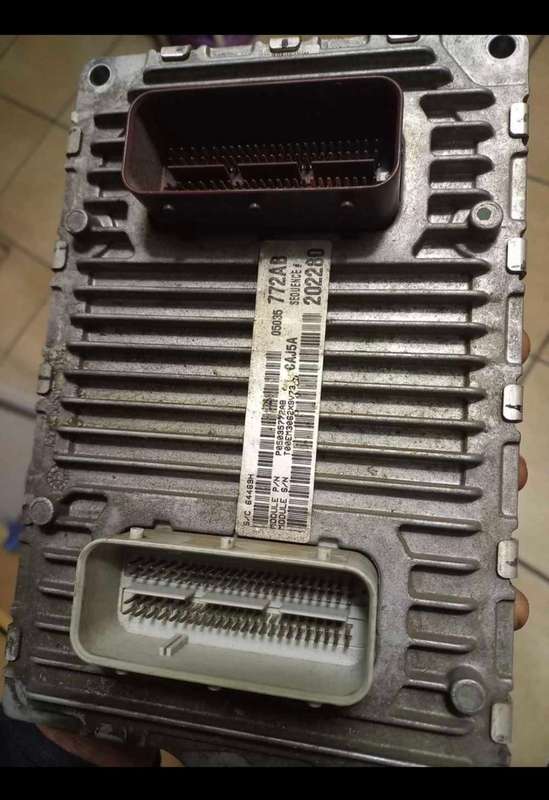 Jeep Grand Cherokee computer box ECU