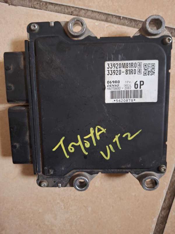 Toyota Vitz computer box ECU
