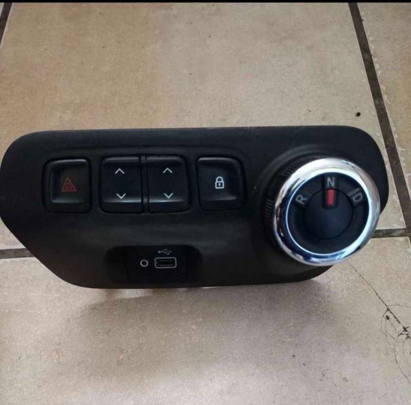 Renault Kwid automatic gear selector