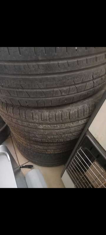 Jeep Cherokee KL set of tyres
