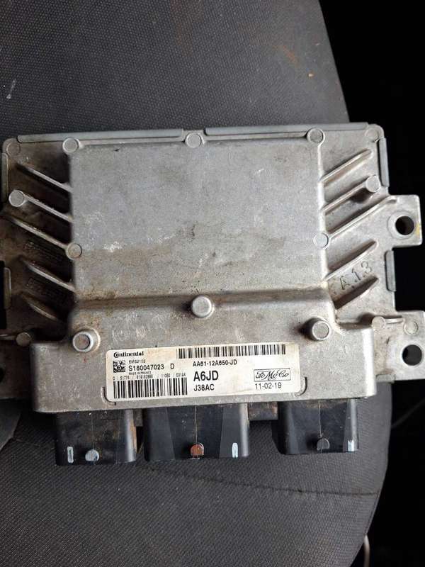 Ford fiesta computer box ECU