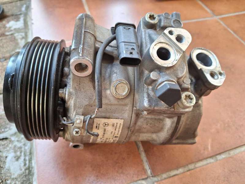 Mercedes benz W205 274 engine aircon compressor
