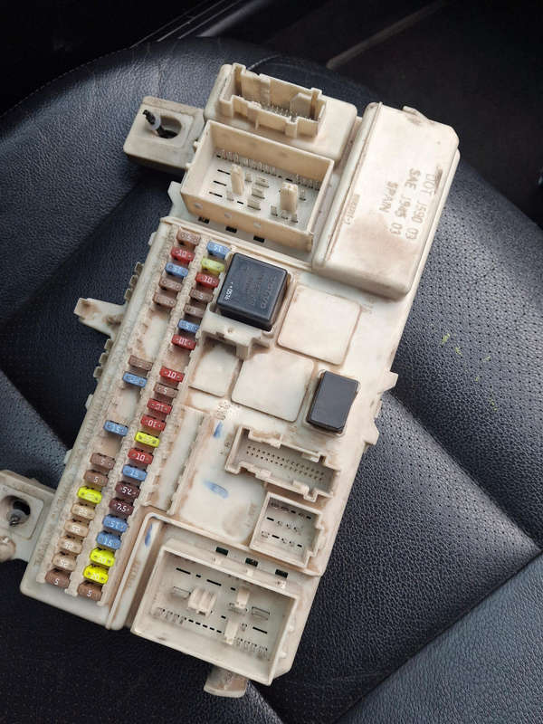 Volvo S40 BCM fusebox