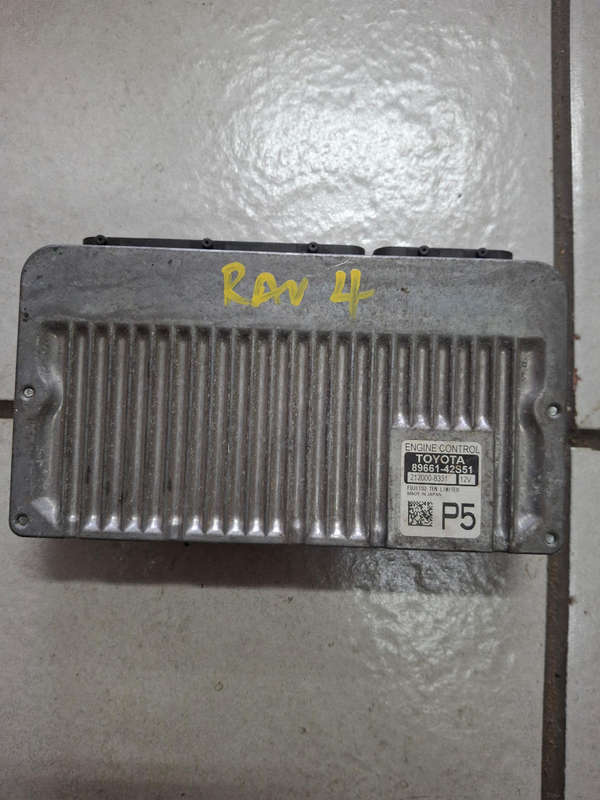 Toyota Rav4 computer box ECU