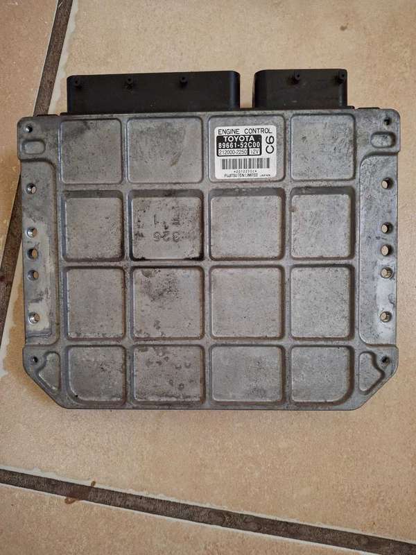 Toyota Yaris automatic computer box ECU