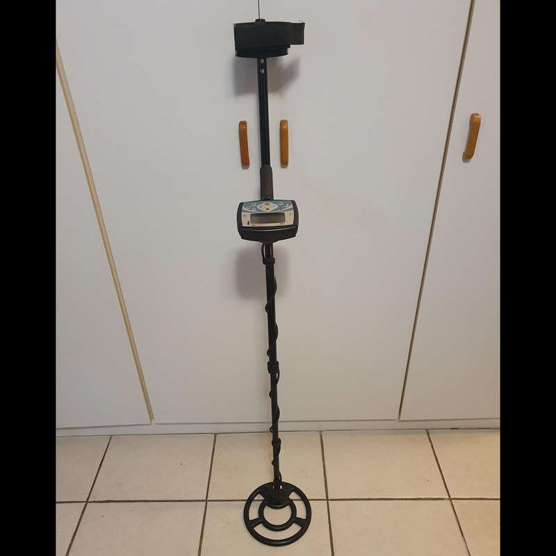 Minelab X-TERRA 705 Vflex Metal Detector - Like New Condition