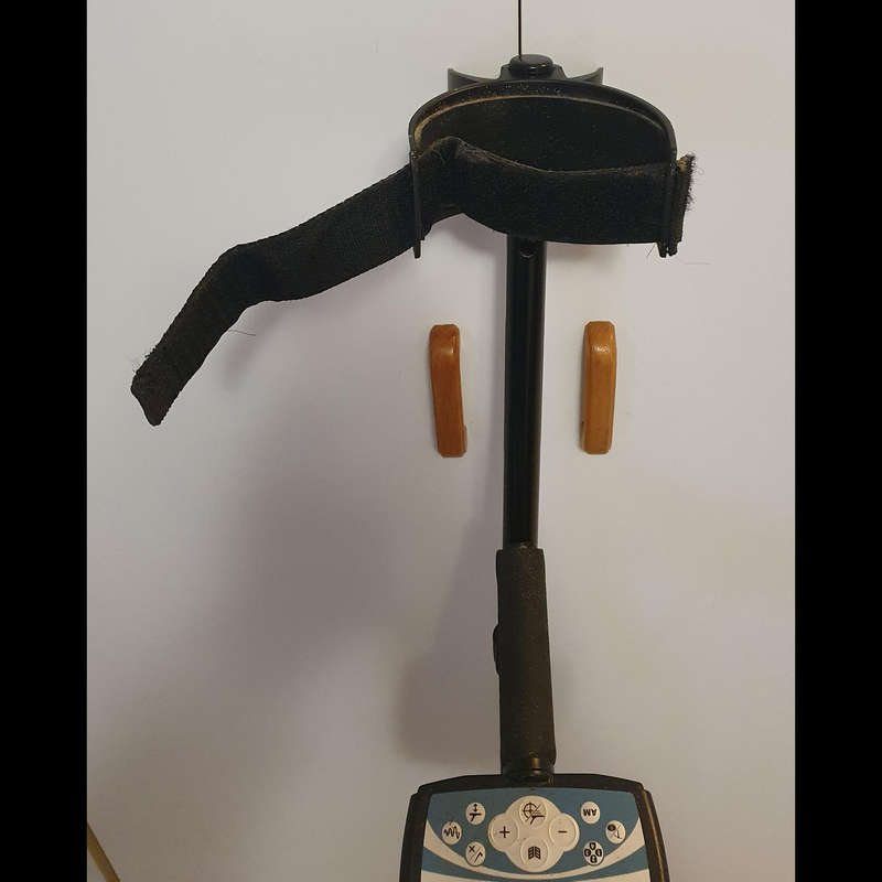 Minelab X-TERRA 705 Vflex Metal Detector - Like New Condition