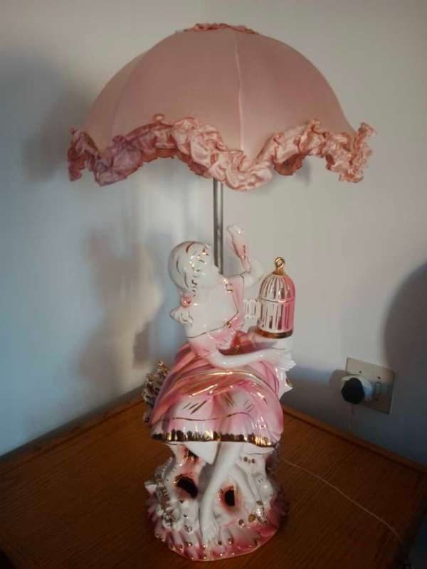 Porcelain figurine desklamp