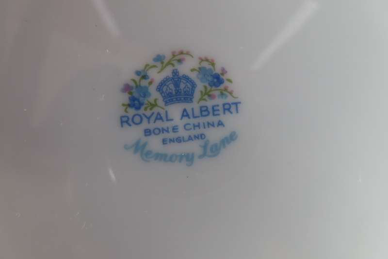 Royal Albert Memory Lane Large Cake Plate.