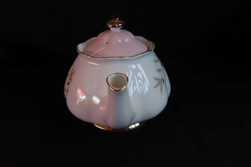 Royal Albert "Braemar" Large Tea Pot.