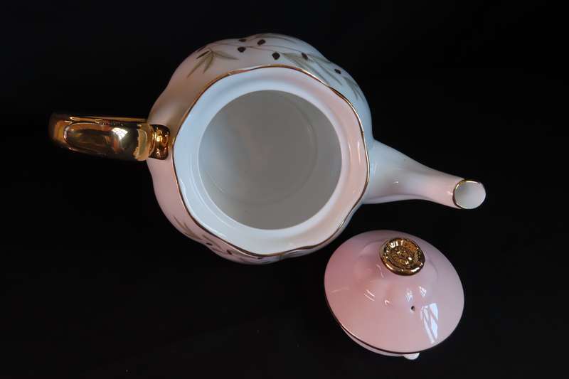 Royal Albert "Braemar" Large Tea Pot.
