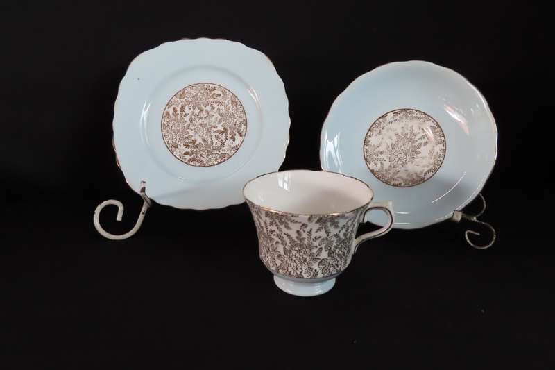 Royal Vale Part Tea Set 18 Piece.