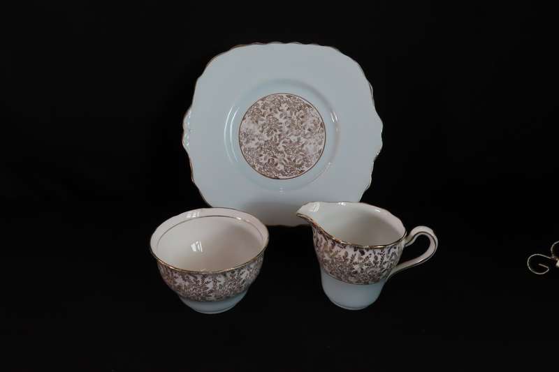 Royal Vale Part Tea Set 18 Piece.