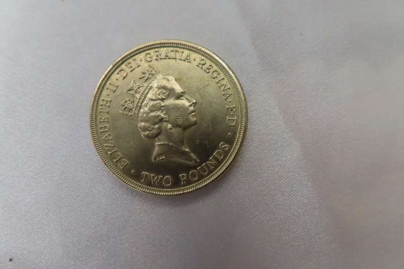 Elizabeth II Two Pound Coin Dove of Peace and Goodwill 1945 - 1995