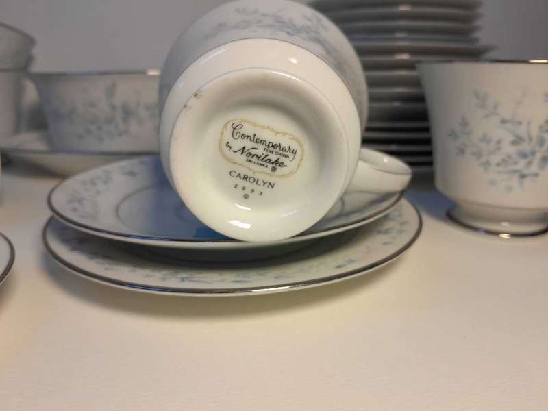 Noritake Carolyn 2693 China Set