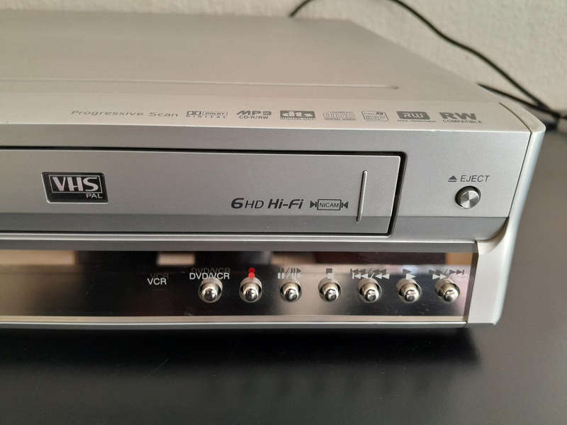 LG DVD and VHS Player